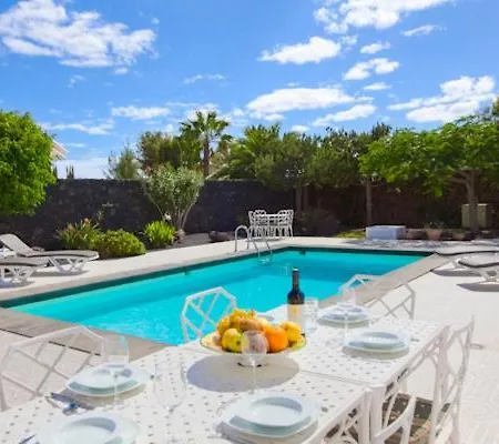 Villa Casa Los Mojones Tres - 4 Bedroom Family - Great Pool Area - Perfect For Families *